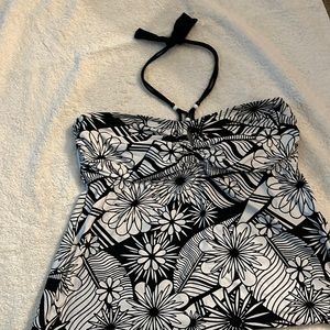 Blk/white print ex condition like new 38d top